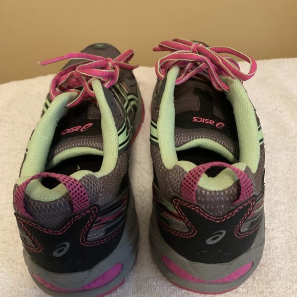 Asics tennis shoes - Picture 2 of 6